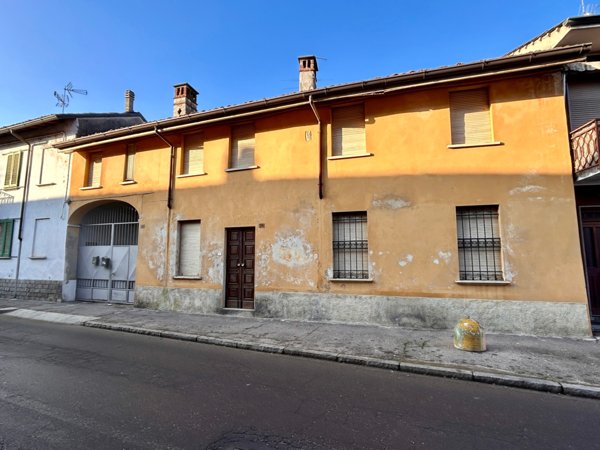 casa indipendente in vendita a Dorno