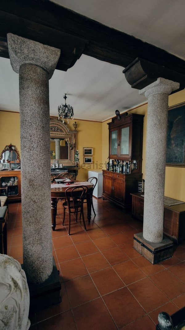casa indipendente in vendita a Dorno