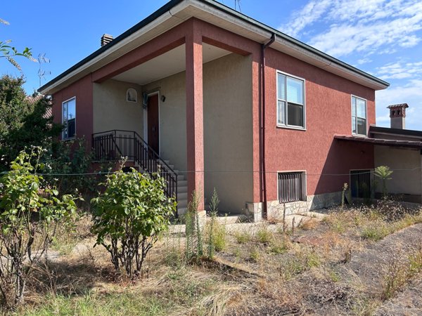 casa indipendente in vendita a Dorno