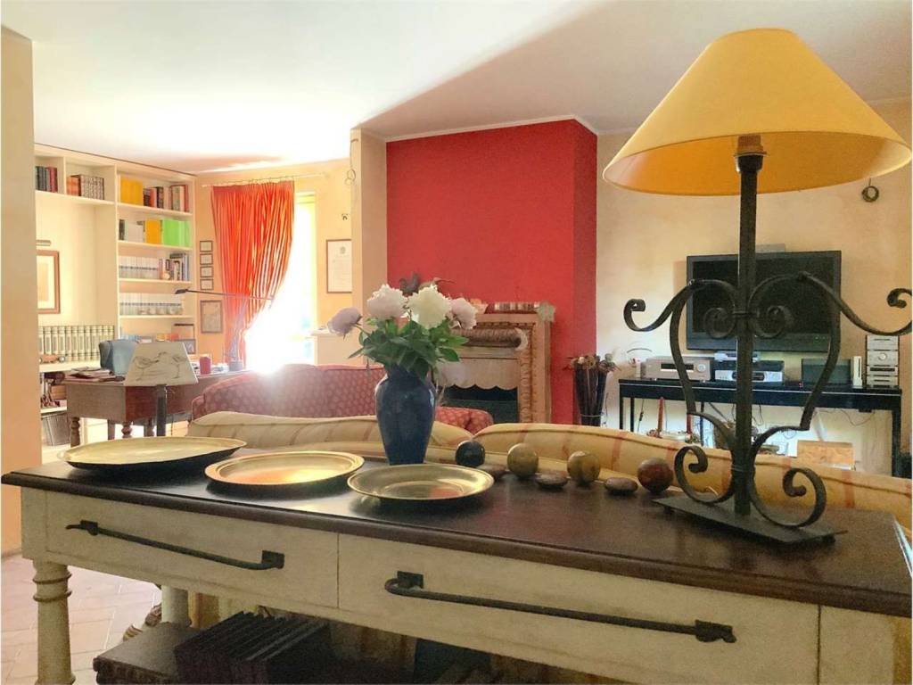 casa indipendente in vendita a Dorno