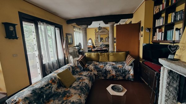 casa indipendente in vendita a Dorno