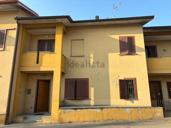 casa indipendente in vendita a Dorno