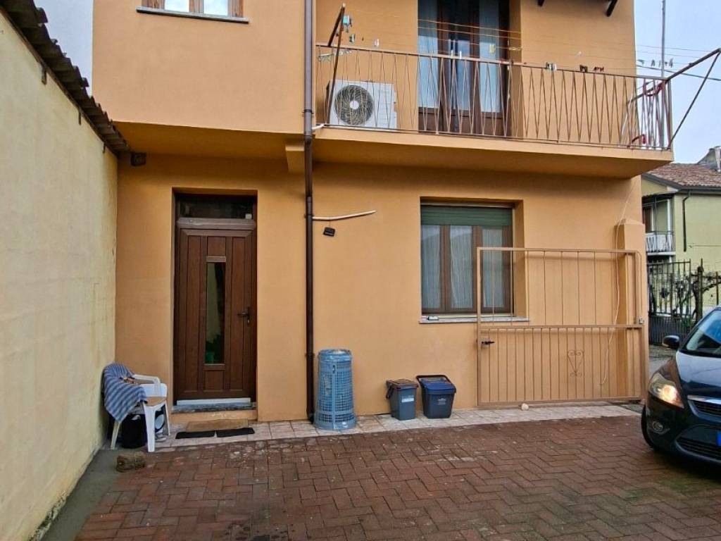 casa indipendente in vendita a Dorno