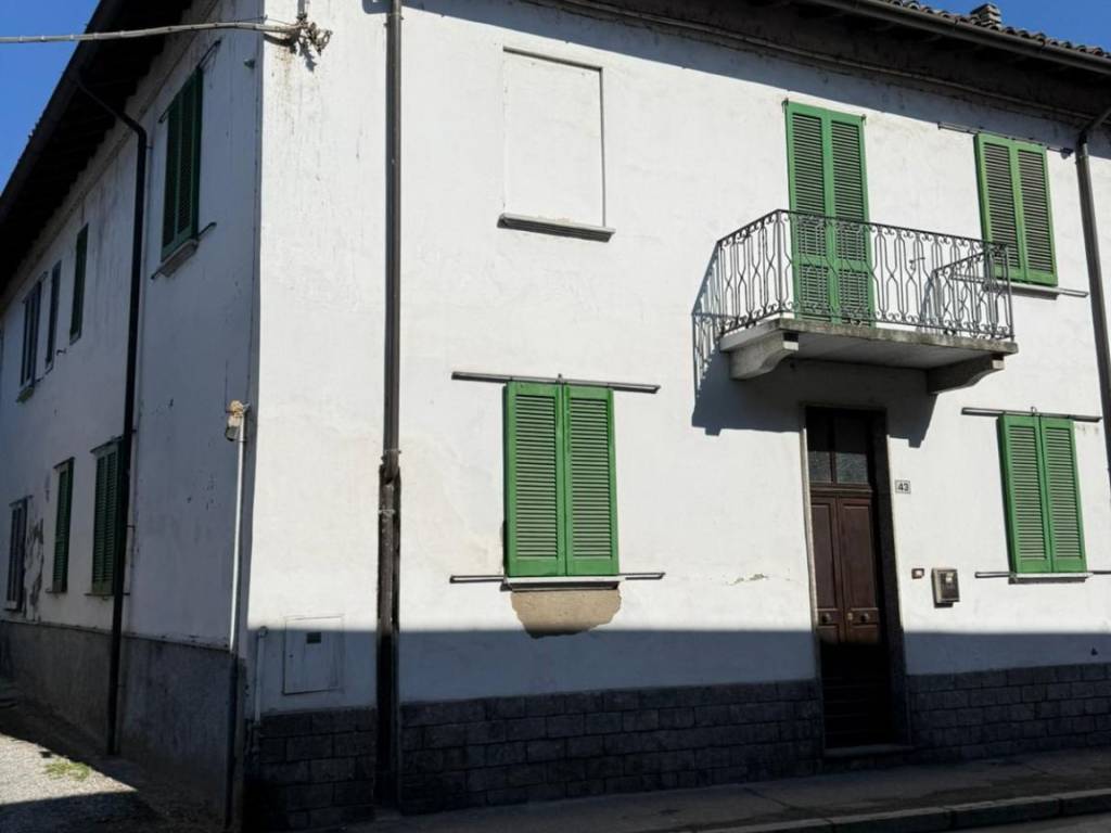 casa indipendente in vendita a Dorno
