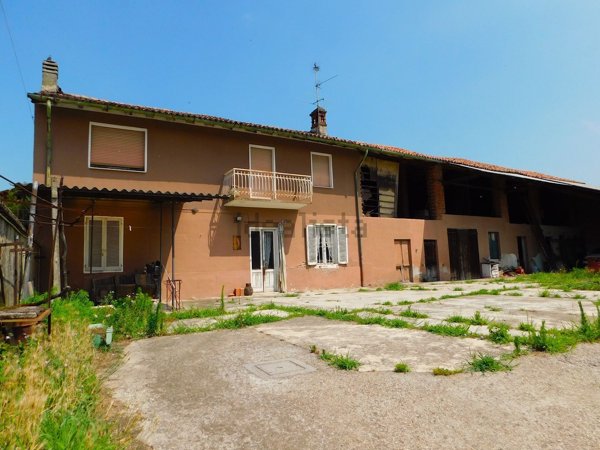 casa indipendente in vendita a Dorno