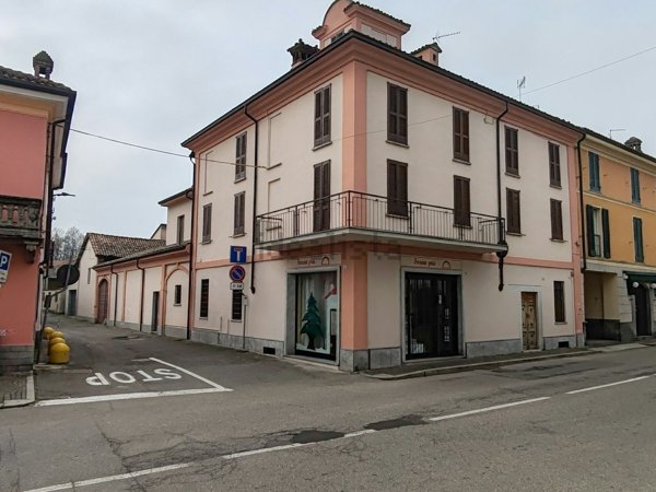 casa indipendente in vendita a Dorno