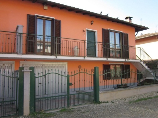casa indipendente in vendita a Dorno