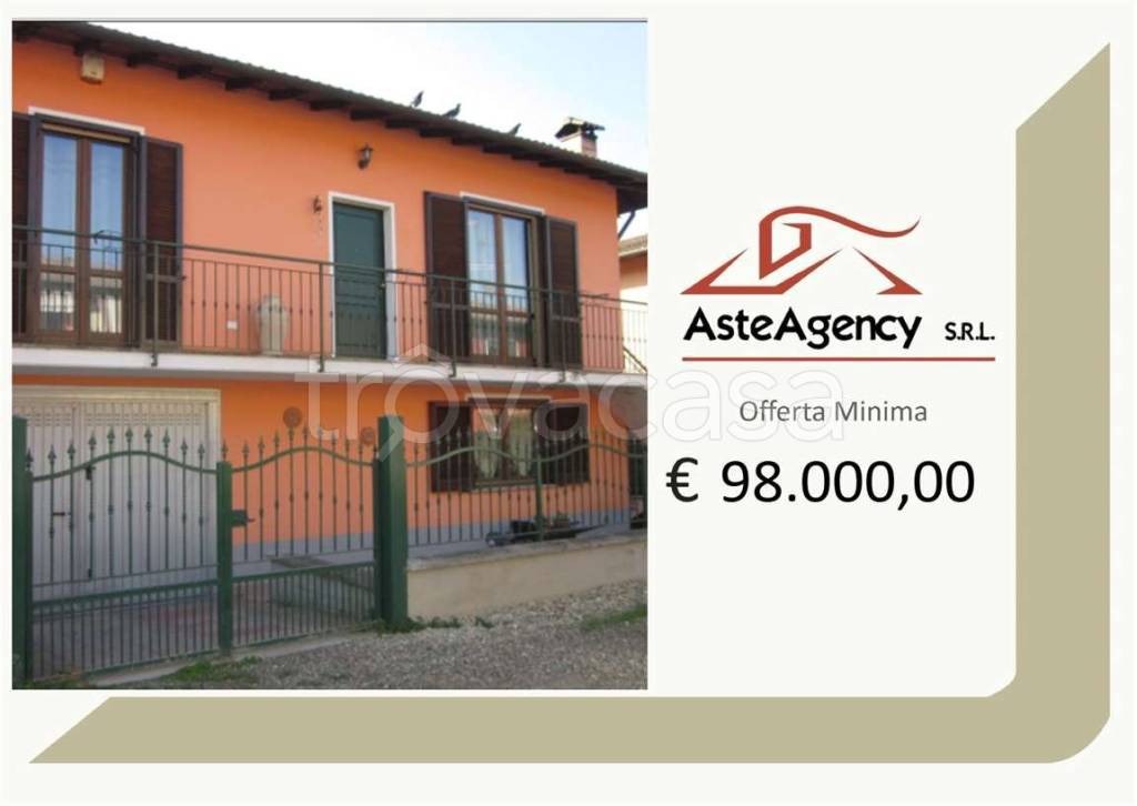 casa indipendente in vendita a Dorno
