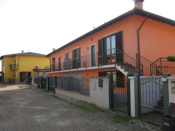 casa indipendente in vendita a Dorno