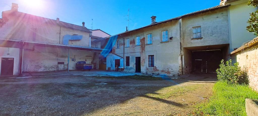 casa indipendente in vendita a Dorno