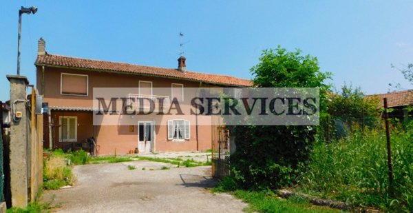 casa indipendente in vendita a Dorno
