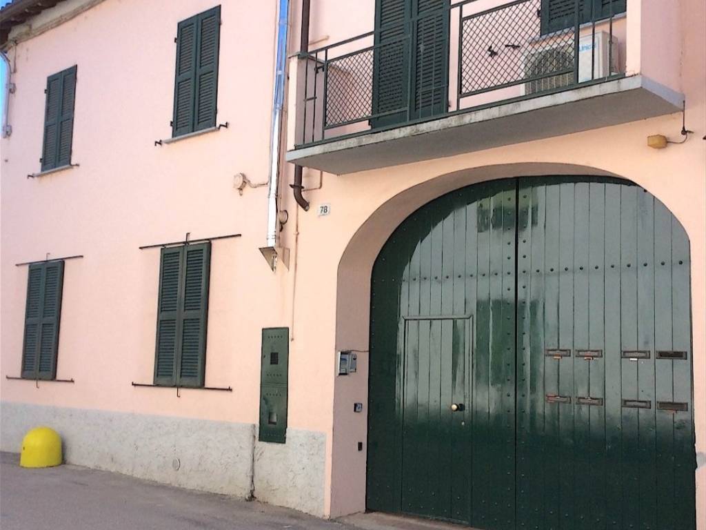 intera palazzina in vendita a Dorno