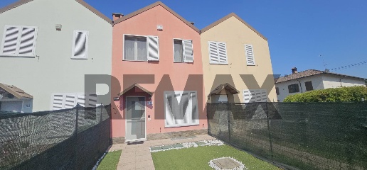 casa indipendente in vendita a Dorno