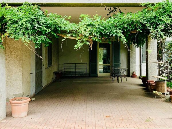 casa indipendente in vendita a Dorno