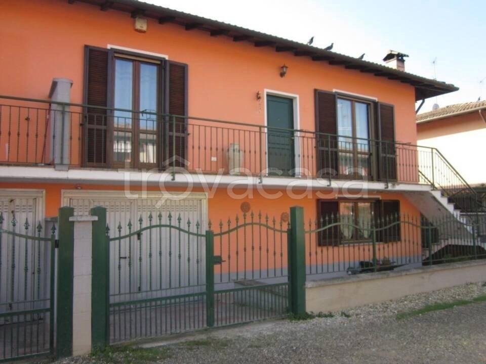 casa indipendente in vendita a Dorno