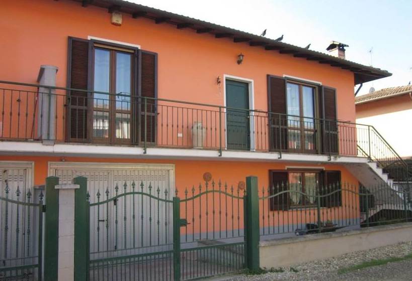casa indipendente in vendita a Dorno