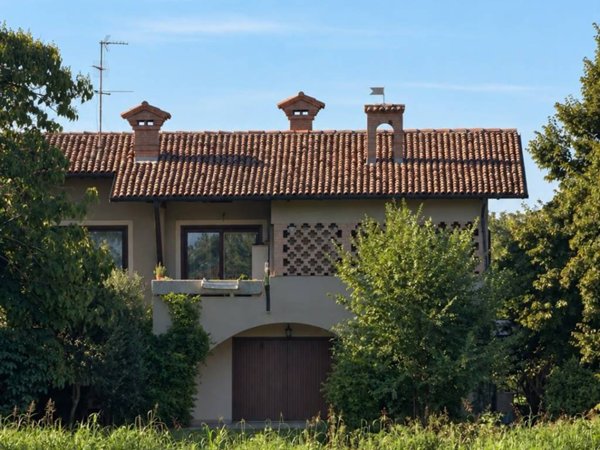 casa indipendente in vendita a Dorno