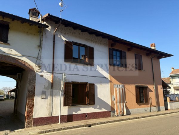casa indipendente in vendita a Dorno