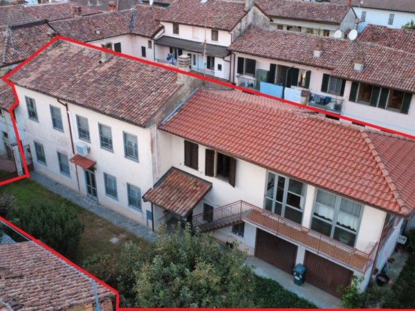 casa indipendente in vendita a Dorno