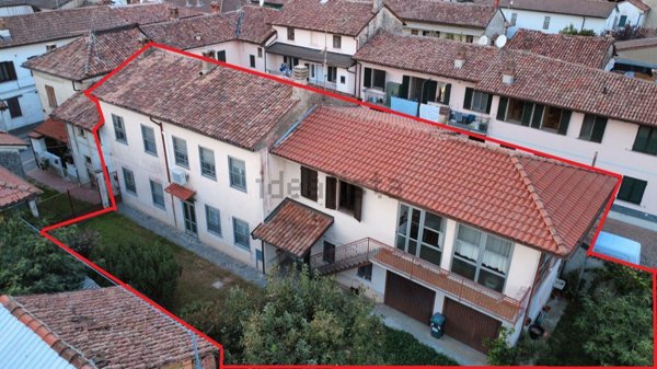 casa indipendente in vendita a Dorno