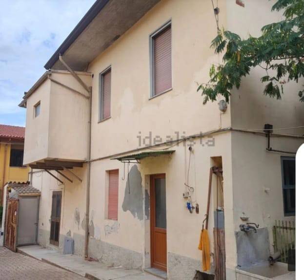 casa indipendente in vendita a Dorno