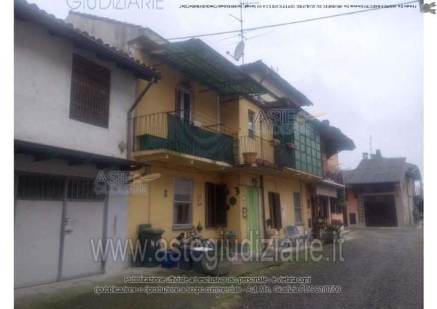 casa indipendente in vendita a Dorno