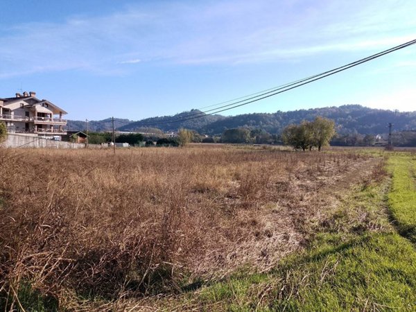 terreno edificabile in vendita a Lauriano