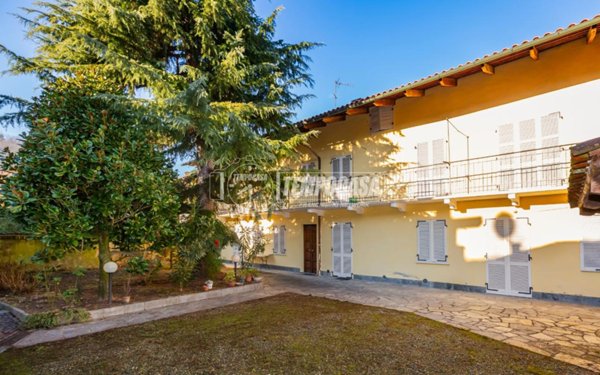 casa indipendente in vendita a Lauriano