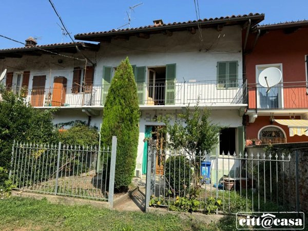 casa semindipendente in vendita a Lauriano