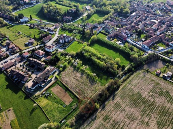 terreno edificabile in vendita a Lauriano