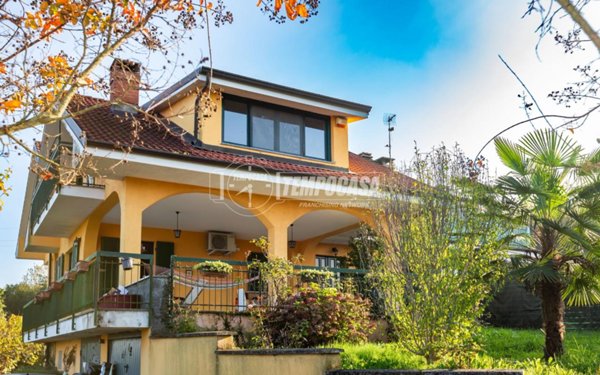 casa indipendente in vendita a Lauriano