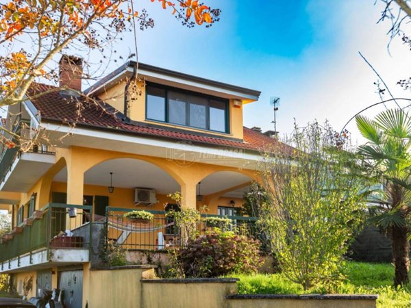 casa indipendente in vendita a Lauriano