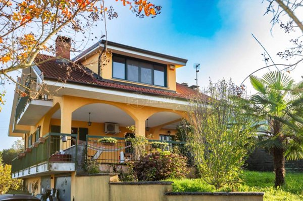 casa indipendente in vendita a Lauriano