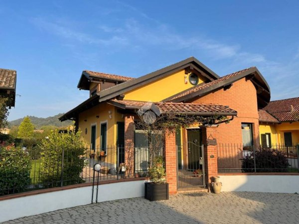 casa indipendente in vendita a Lauriano