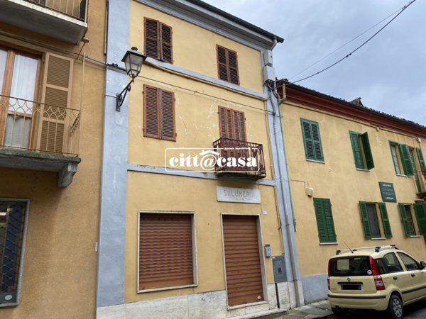 casa indipendente in vendita a Lauriano