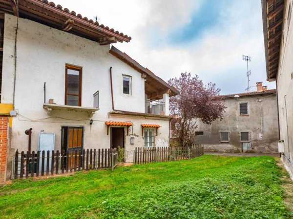 casa indipendente in vendita a Lauriano