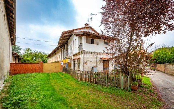 casa indipendente in vendita a Lauriano