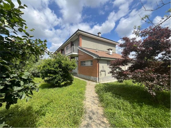 casa indipendente in vendita a Lauriano