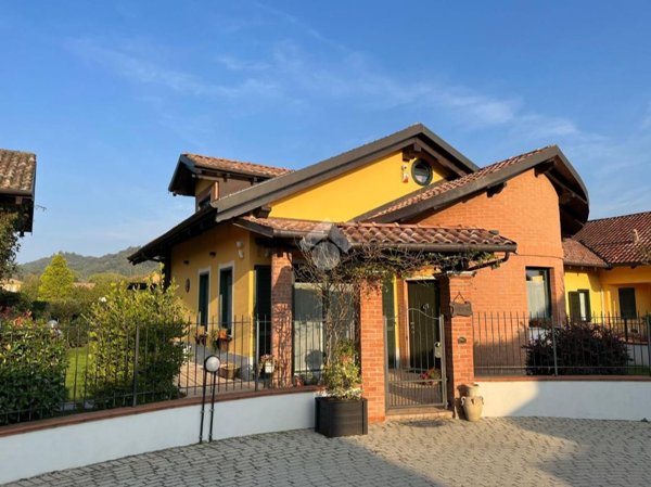 casa indipendente in vendita a Lauriano