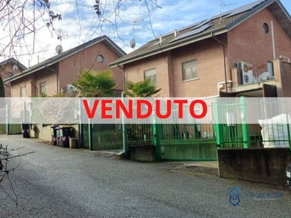 casa indipendente in vendita a Lauriano