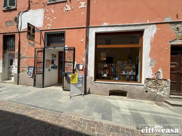 locale commerciale in vendita a Lauriano
