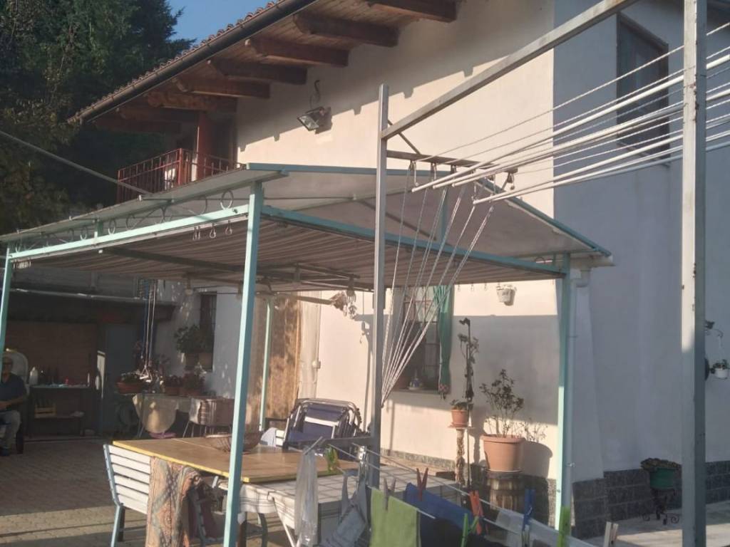 esavano in vendita a Lauriano