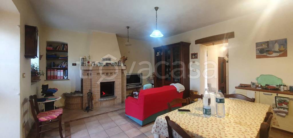 casa indipendente in vendita a Lauriano