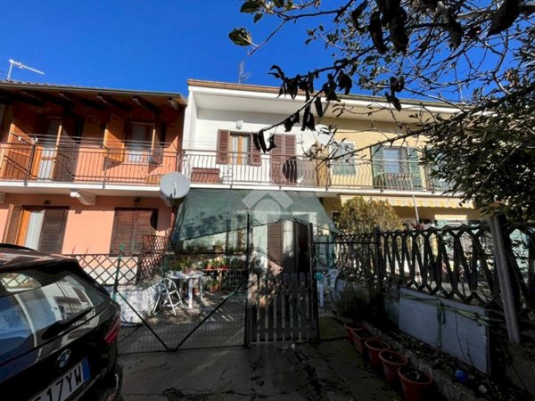 casa semindipendente in vendita a Lauriano