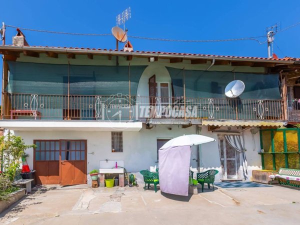 casa indipendente in vendita a Lauriano