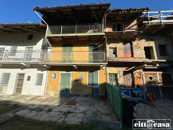 casa indipendente in vendita a Lauriano