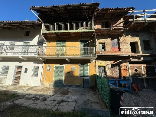 casa indipendente in vendita a Lauriano