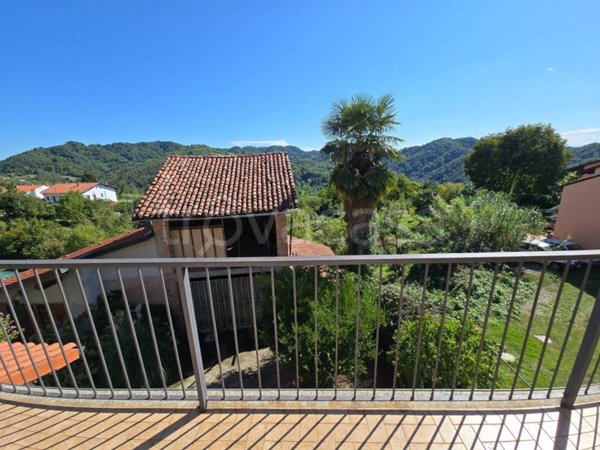 casa indipendente in vendita a Lauriano