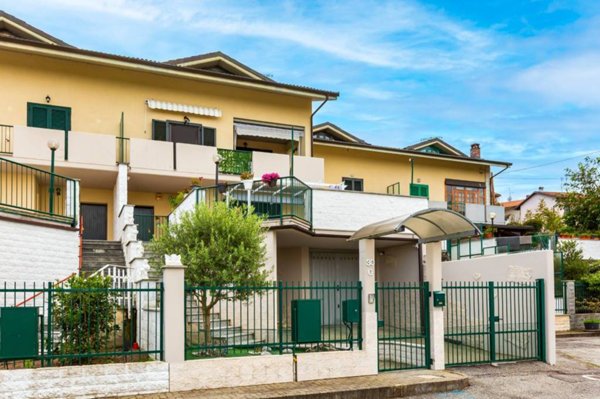 casa indipendente in vendita a Lauriano