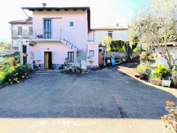 casa indipendente in vendita a Lauriano